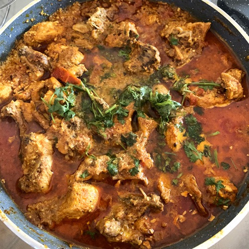 https://chefkhazana.vistashopee.com/Make Tasty-Spicy authentic Chicken gravy by yourself.