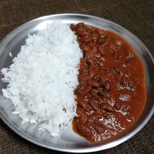 https://chefkhazana.vistashopee.com/Home cooked Rajma Gravy with Chawal